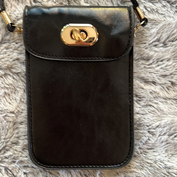 BLACK LEATHER CROSSOVER - Picture 2 of 9